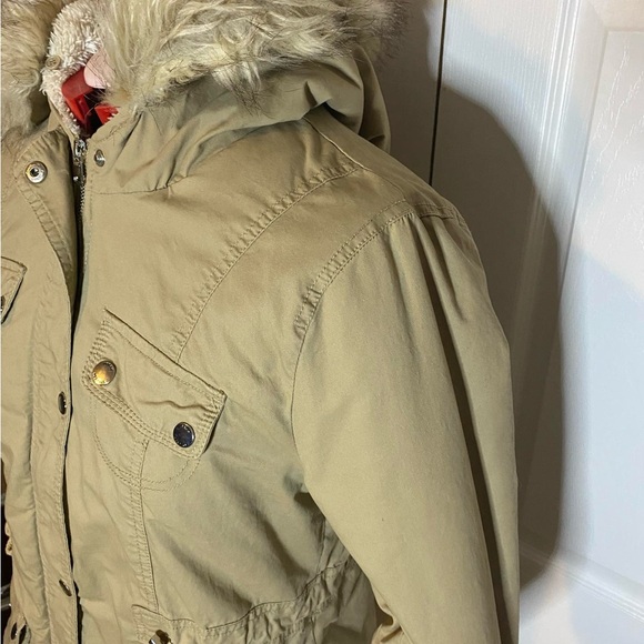 The Cabin Parka Beige Jacket with Hood
Size XL - Picture 5 of 7
